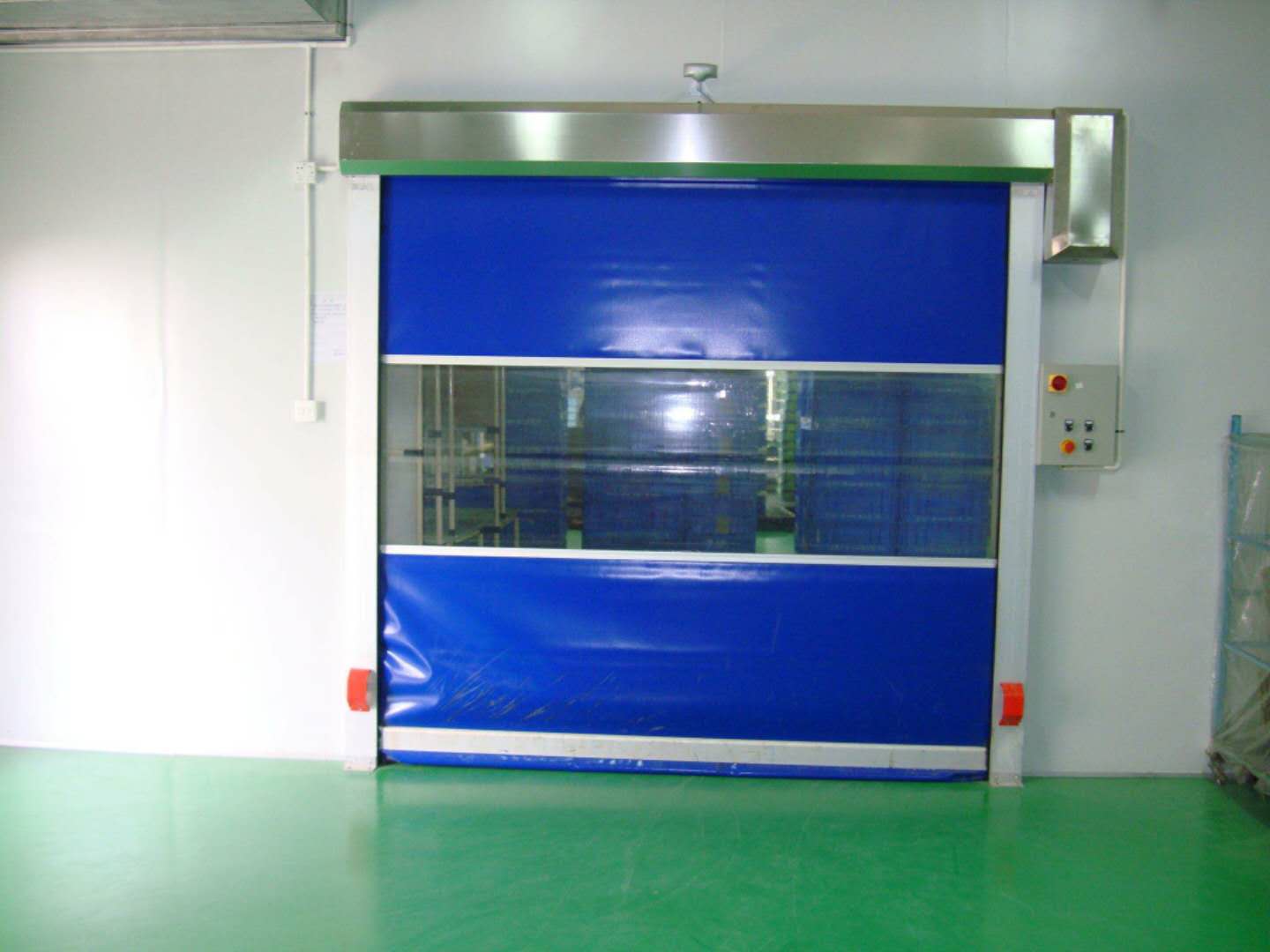 怎么解决快速门洞口上下宽度不致的问题