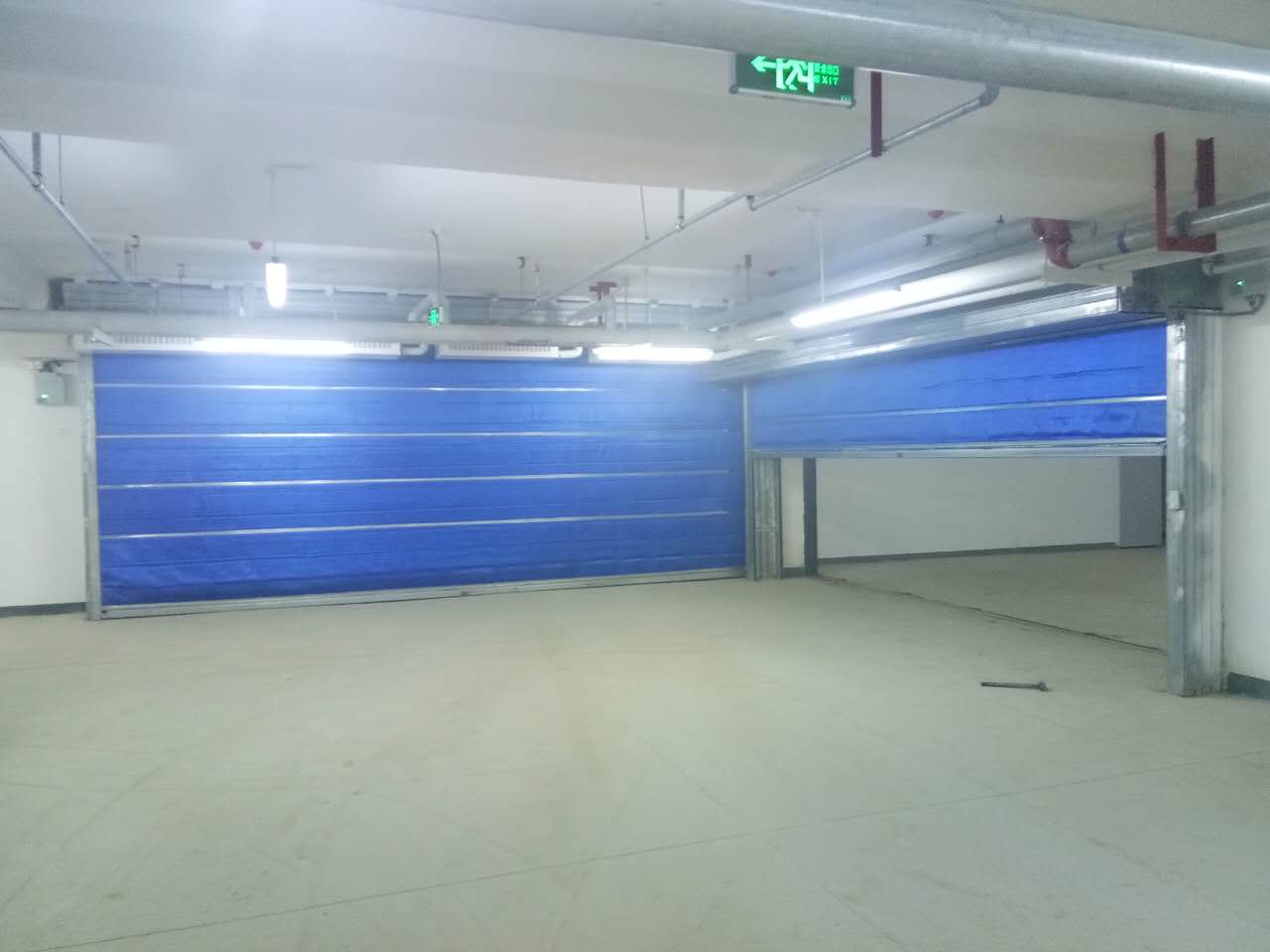 双轨双帘无机布防火卷帘门的详细介绍